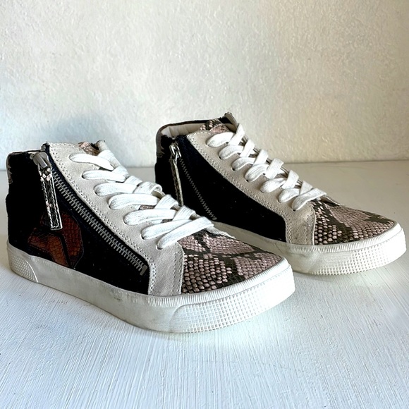 Dolce Vita Zonya Sneakers - Picture 5 of 5